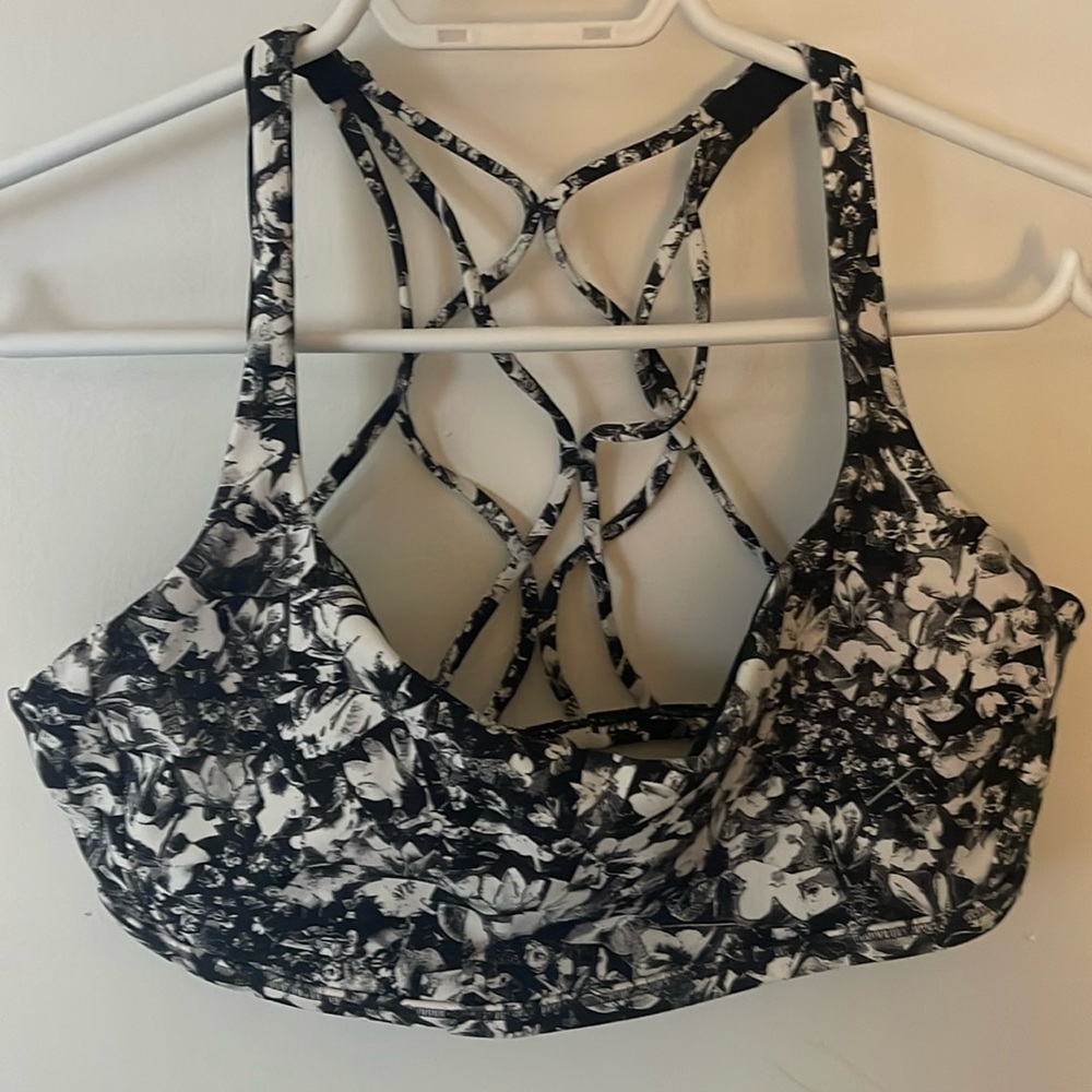 Lululemon Free To Be Zen Bra / Size 10 / Mash Up White Black Floral Strappy Yoga
